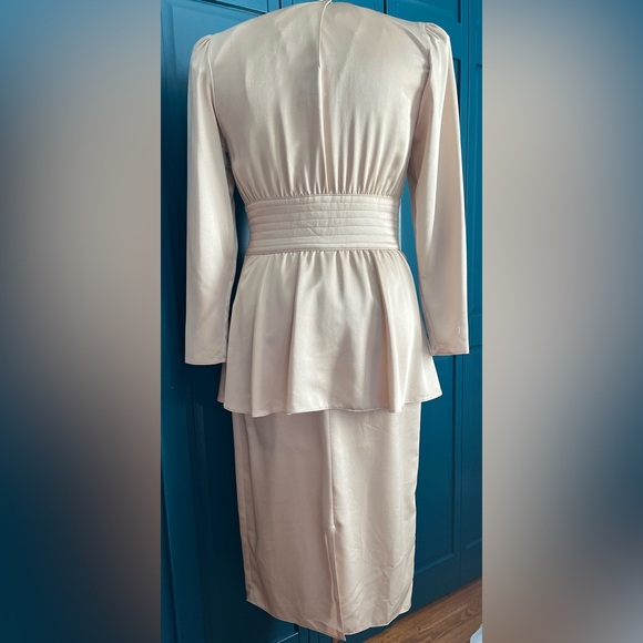 Vintage 1980’s cocktail peplum dress, by Caron, Chicago, size 8 petite - Picture 2 of 4